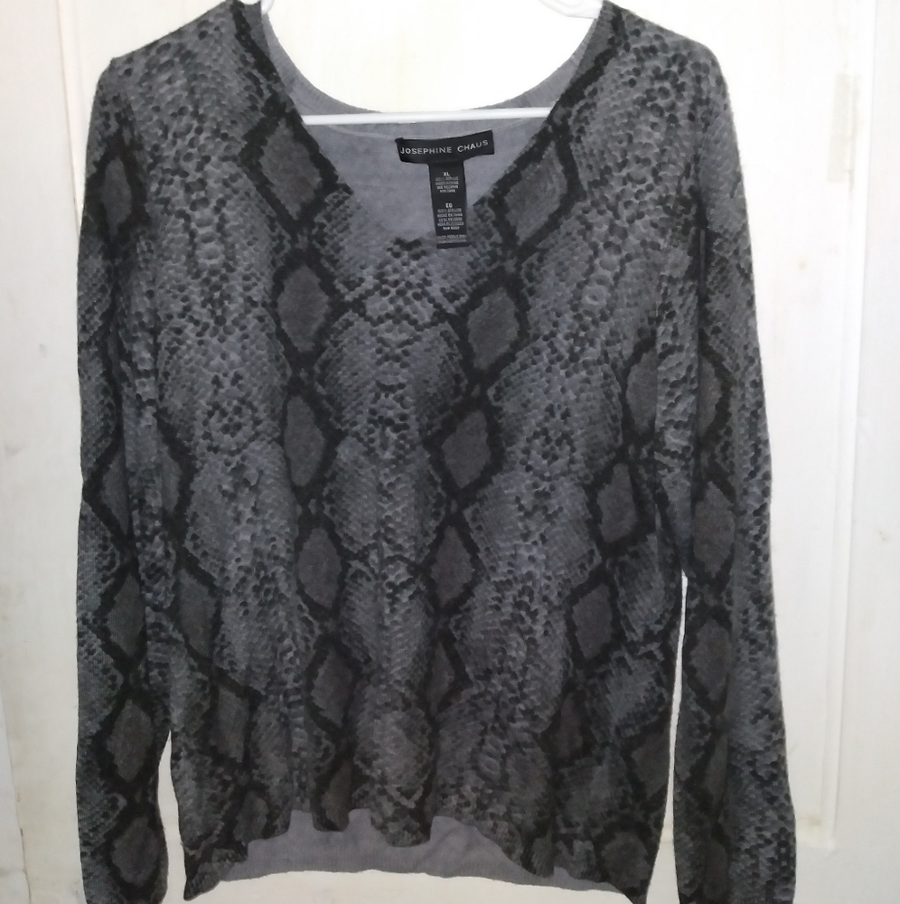 patterned long sleeve top